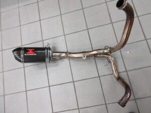 MT07 ABS  uitlaat black widow