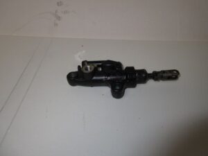 XJ900s rempomp  achter