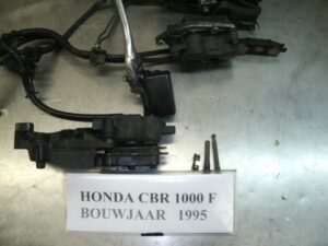 CBR1000F 1995 remklauw l+r