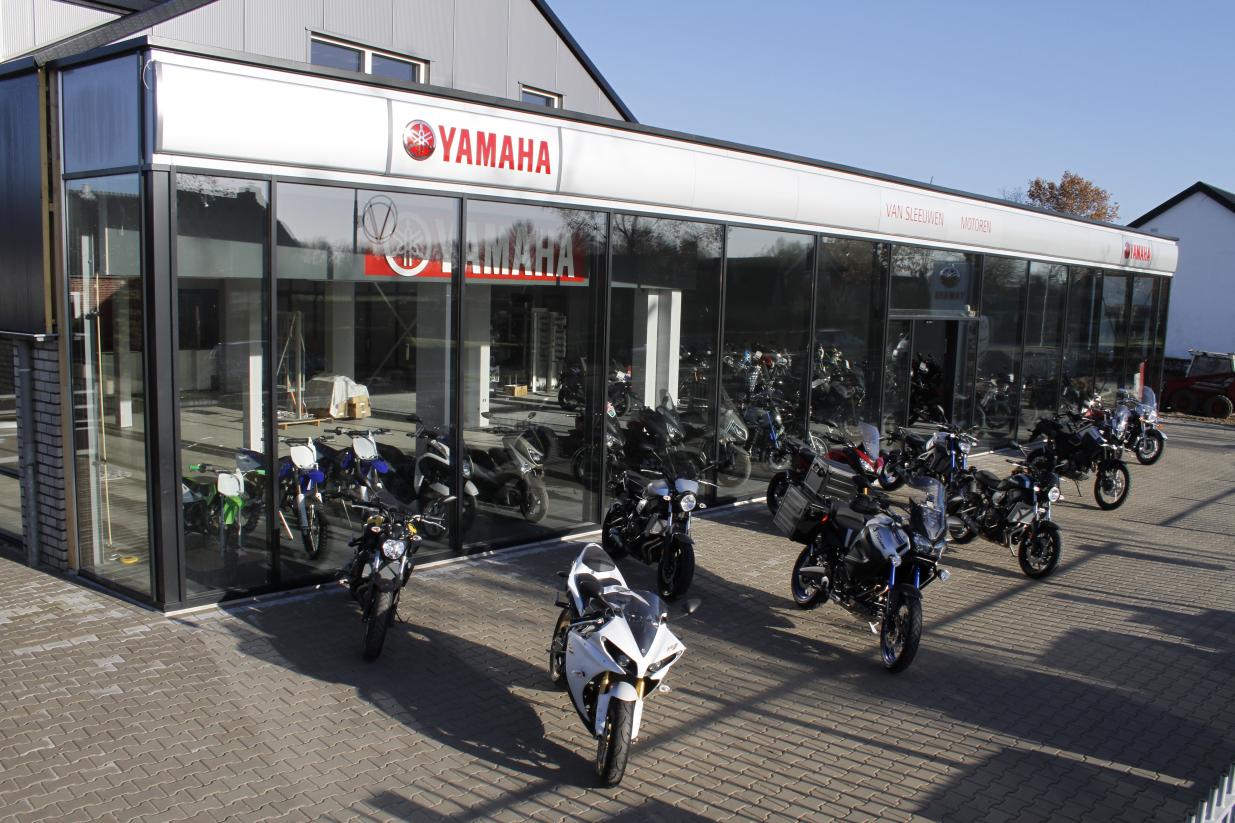 Motorzaak Van Sleeuwen 1 van sleeuwen motoren showroom
